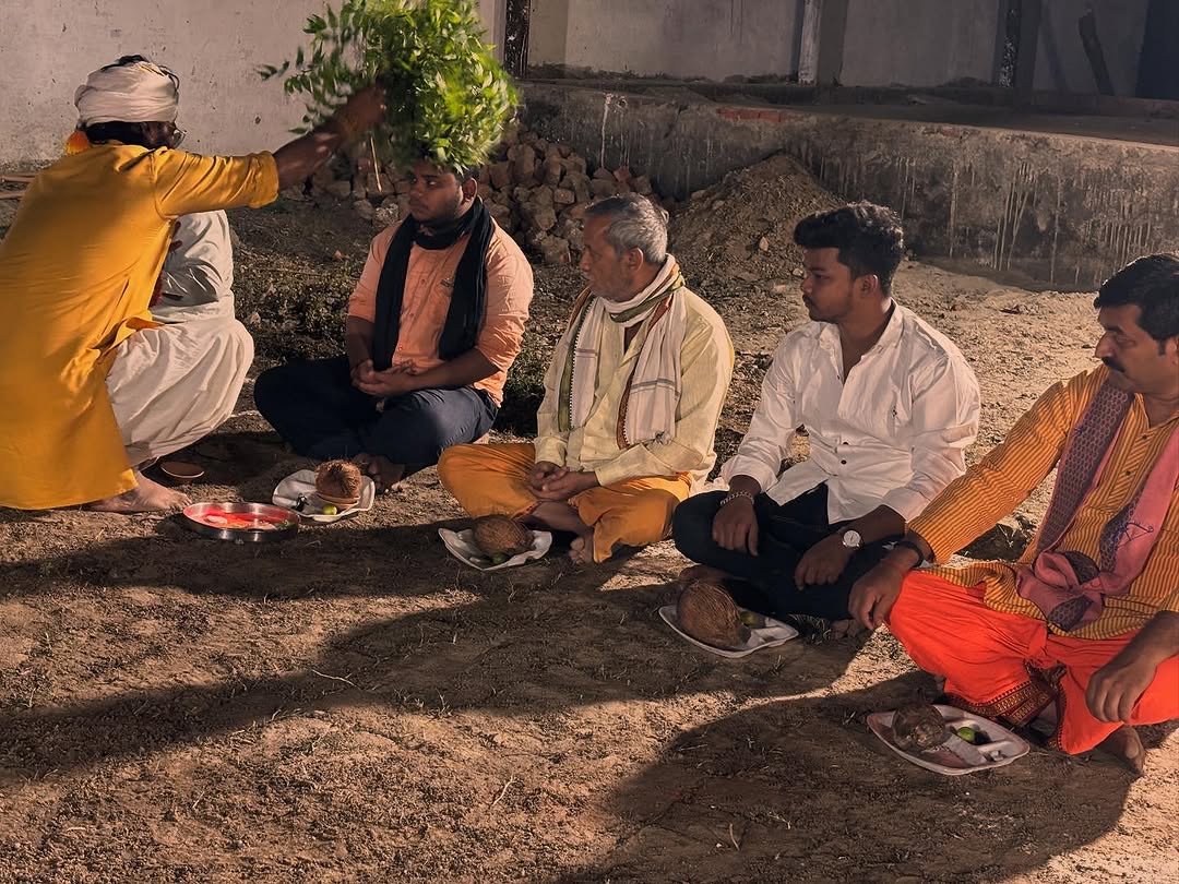 Kabeer Ji Maharaj ग्रामीण सत्संग में रात के समय — भक्तों के साथ ध्यान और साधना का वातावरण | Aatmik Intelligence