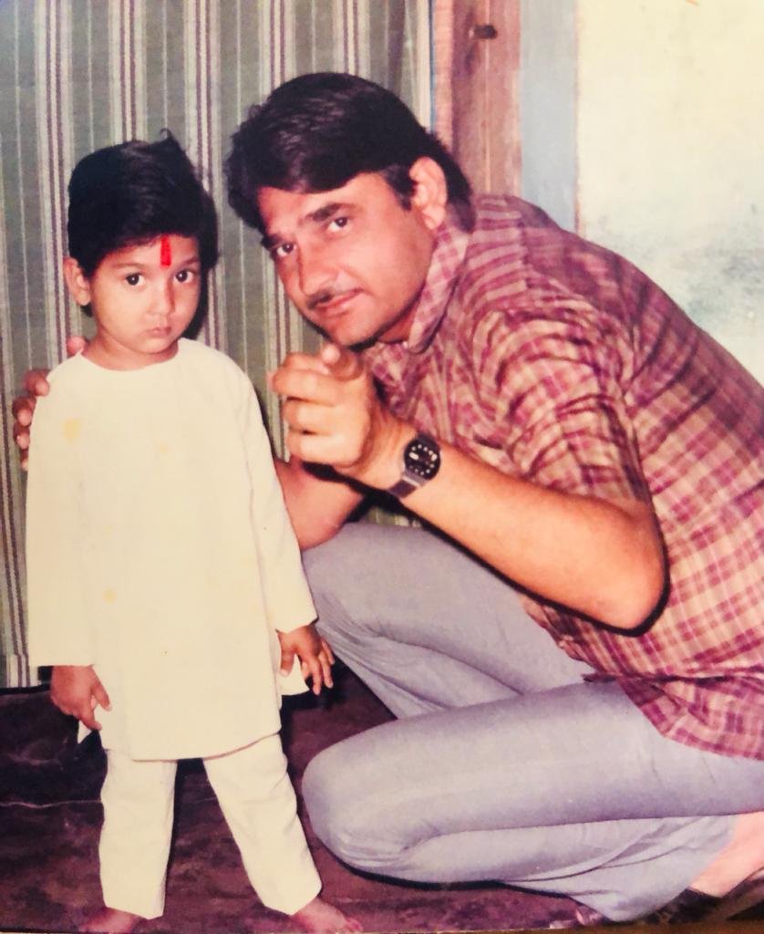 Kabeer Ji Maharaj बचपन में अपने पिता के साथ — पुरानी यादगार तस्वीर जो पितृ-प्रेम का जीवंत प्रमाण है